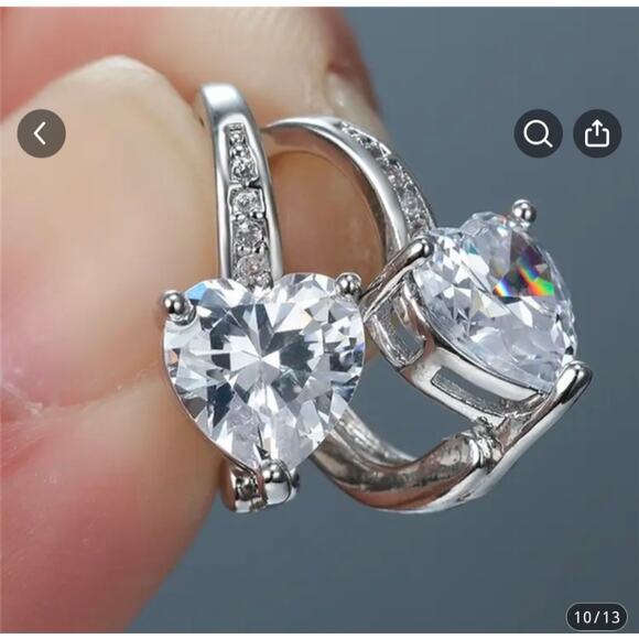 SIMPLY SCRUMPTIOUS, SPARKLING FAUX DIAMOND SILVER PLATE/ZIRCONIA HEART EARRINGS! - Picture 2 of 2